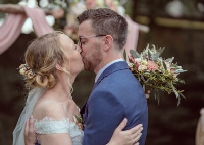bisous mariés - photographe mariage cambrai